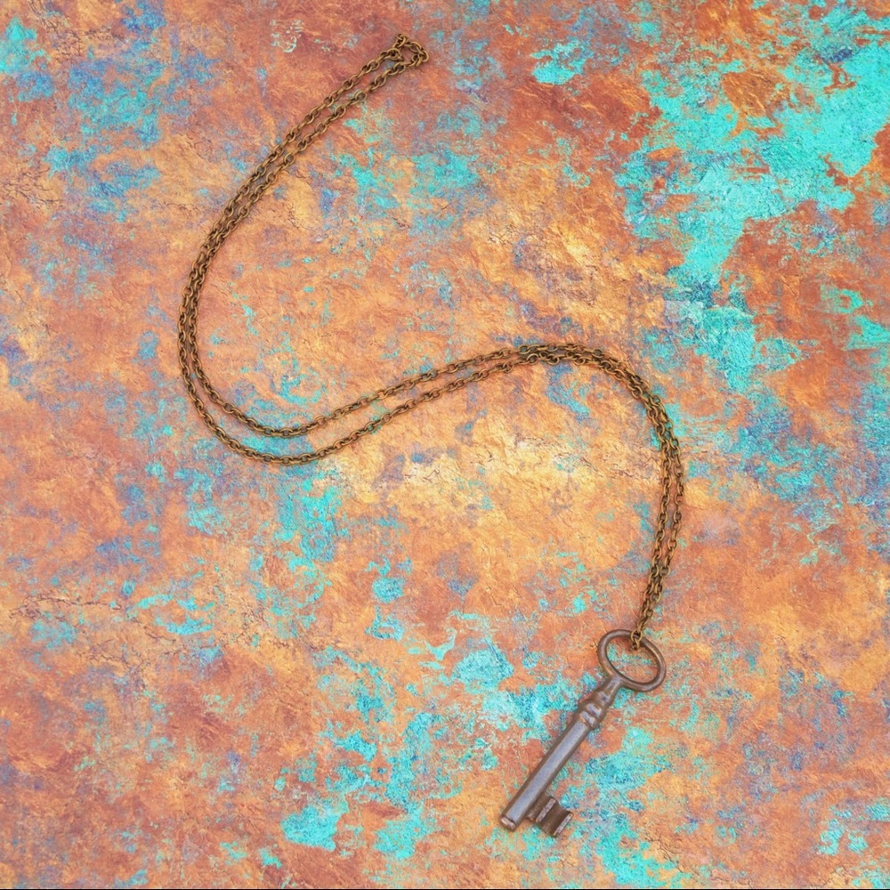 Antique Skeleton Key Pendant Necklace